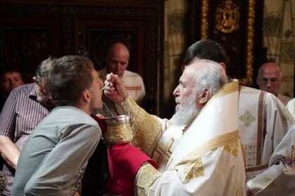 Rugăciune, comuniune şi manifestare a iubirii fraterne în Arhiepiscopia Dunării de Jos – fotografia 30