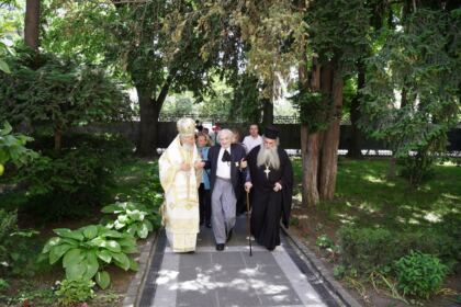 Rugăciune, comuniune şi manifestare a iubirii fraterne în Arhiepiscopia Dunării de Jos – fotografia 39