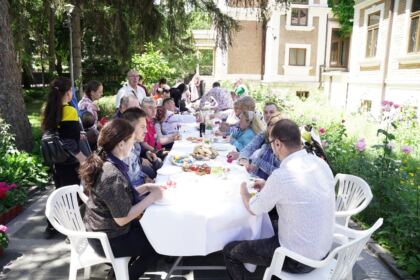 Rugăciune, comuniune şi manifestare a iubirii fraterne în Arhiepiscopia Dunării de Jos – fotografia 45