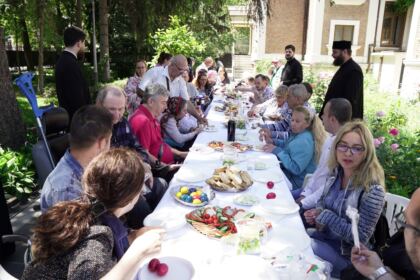 Rugăciune, comuniune şi manifestare a iubirii fraterne în Arhiepiscopia Dunării de Jos – fotografia 46