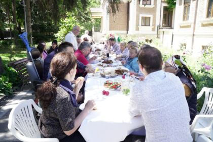 Rugăciune, comuniune şi manifestare a iubirii fraterne în Arhiepiscopia Dunării de Jos – fotografia 47