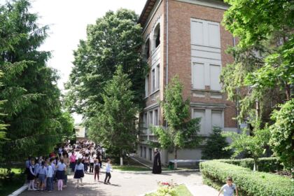 Zi de mare bucurie pentru copii la Aşezământul „Sf. Vasile cel Mare“ – fotografia 1