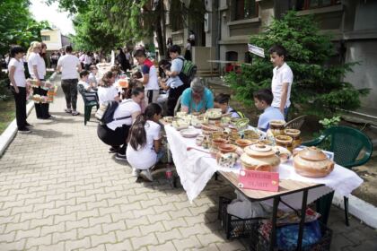 Zi de mare bucurie pentru copii la Aşezământul „Sf. Vasile cel Mare“ – fotografia 8