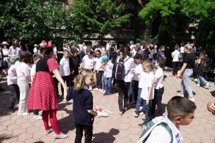 Zi de mare bucurie pentru copii la Aşezământul „Sf. Vasile cel Mare“ – fotografia 24