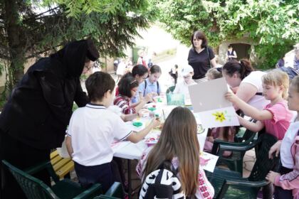 Zi de mare bucurie pentru copii la Aşezământul „Sf. Vasile cel Mare“ – fotografia 27