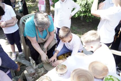 Zi de mare bucurie pentru copii la Aşezământul „Sf. Vasile cel Mare“ – fotografia 33