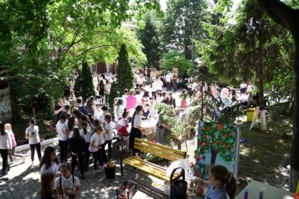 Zi de mare bucurie pentru copii la Aşezământul „Sf. Vasile cel Mare“ – fotografia 37