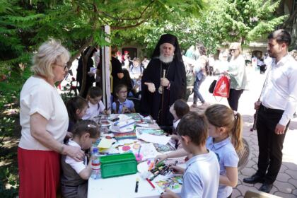 Zi de mare bucurie pentru copii la Aşezământul „Sf. Vasile cel Mare“ – fotografia 57