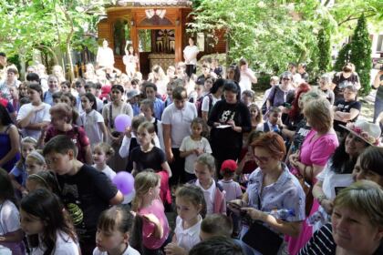 Zi de mare bucurie pentru copii la Aşezământul „Sf. Vasile cel Mare“ – fotografia 64