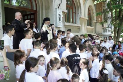 Zi de mare bucurie pentru copii la Aşezământul „Sf. Vasile cel Mare“ – fotografia 66