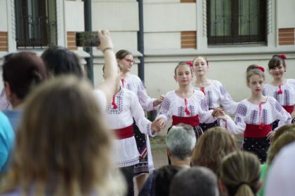 Manifestări cultural-artistice de Ziua Copilului la Galaţi – fotografia 3