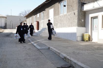 Rugăciune şi faptă milostivă în Duminica Înfricoşătoarei Judecăţi – fotografia 6