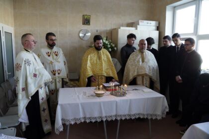 Rugăciune şi binecuvântare pentru bolnavii şi cadrele medicale de la Spitalul „Sf. Ap. Andrei“ din Galaţi – fotografia 10