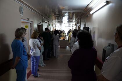 Rugăciune şi binecuvântare pentru bolnavii şi cadrele medicale de la Spitalul „Sf. Ap. Andrei“ din Galaţi – fotografia 20