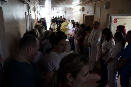 Rugăciune şi binecuvântare pentru bolnavii şi cadrele medicale de la Spitalul „Sf. Ap. Andrei“ din Galaţi – fotografia 23