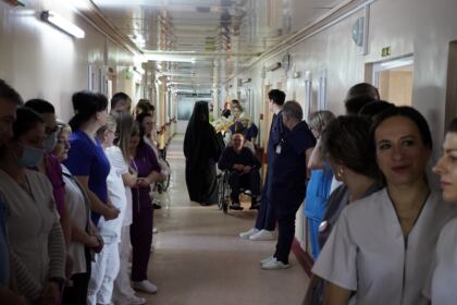 Rugăciune şi binecuvântare pentru bolnavii şi cadrele medicale de la Spitalul „Sf. Ap. Andrei“ din Galaţi – fotografia 27