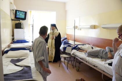 Rugăciune şi binecuvântare pentru bolnavii şi cadrele medicale de la Spitalul „Sf. Ap. Andrei“ din Galaţi – fotografia 39
