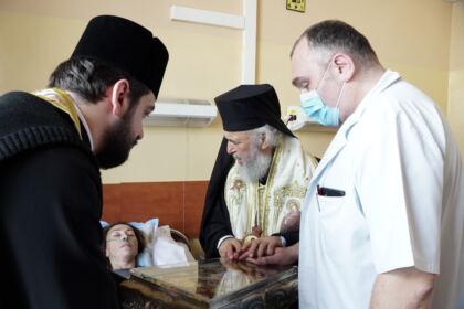 Rugăciune şi binecuvântare pentru bolnavii şi cadrele medicale de la Spitalul „Sf. Ap. Andrei“ din Galaţi – fotografia 49