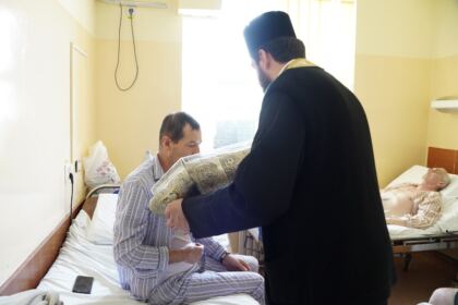 Rugăciune şi binecuvântare pentru bolnavii şi cadrele medicale de la Spitalul „Sf. Ap. Andrei“ din Galaţi – fotografia 55
