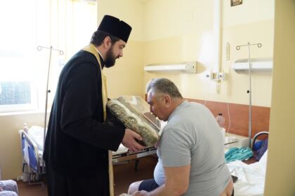 Rugăciune şi binecuvântare pentru bolnavii şi cadrele medicale de la Spitalul „Sf. Ap. Andrei“ din Galaţi – fotografia 56