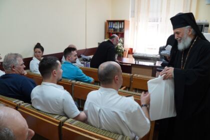 Rugăciune şi binecuvântare pentru bolnavii şi cadrele medicale de la Spitalul „Sf. Ap. Andrei“ din Galaţi – fotografia 65