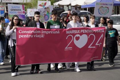 Ediţia a 14-a a „Marşului pentru viaţă“ în Arhiepiscopia Dunării de Jos – fotografia 5