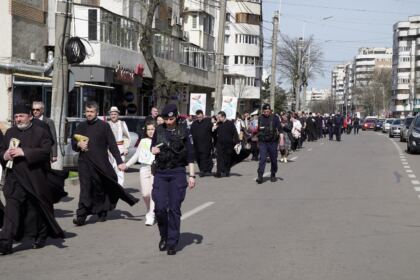 Ediţia a 14-a a „Marşului pentru viaţă“ în Arhiepiscopia Dunării de Jos – fotografia 10