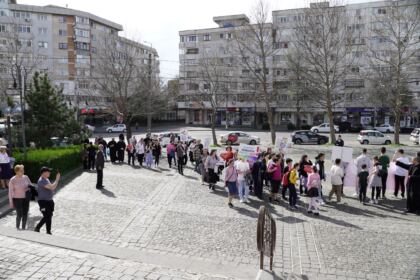 Ediţia a 14-a a „Marşului pentru viaţă“ în Arhiepiscopia Dunării de Jos – fotografia 13