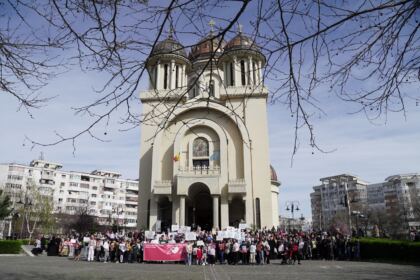 Ediţia a 14-a a „Marşului pentru viaţă“ în Arhiepiscopia Dunării de Jos – fotografia 15