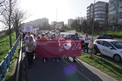 Ediţia a 14-a a „Marşului pentru viaţă“ în Arhiepiscopia Dunării de Jos – fotografia 12