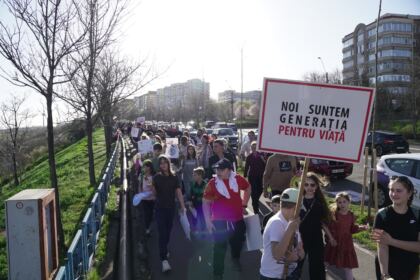 Ediţia a 14-a a „Marşului pentru viaţă“ în Arhiepiscopia Dunării de Jos – fotografia 13