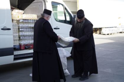 Daruri pentru sinistraţii din judeţul Galaţi din partea Mănăstirii Hadâmbu – fotografia 36