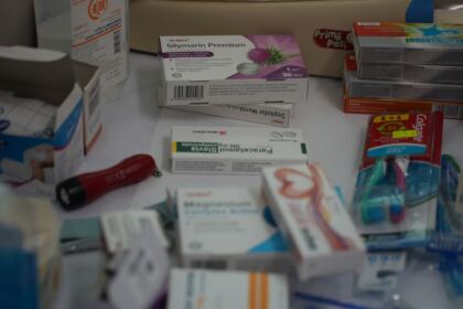 Caravană medicală şi daruri pentru sinistraţi – fotografia 14