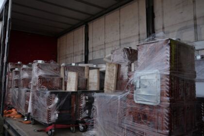 Caravană medicală şi daruri pentru sinistraţi – fotografia 3