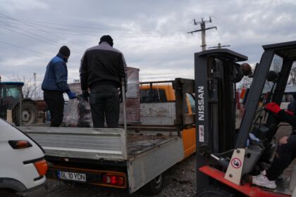 Caravană medicală şi daruri pentru sinistraţi – fotografia 6
