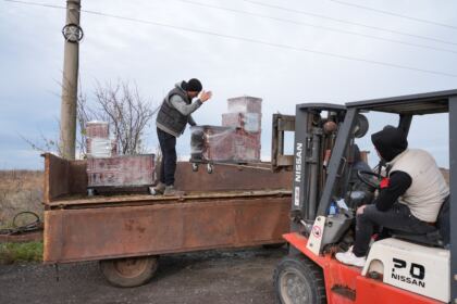 Caravană medicală şi daruri pentru sinistraţi – fotografia 19