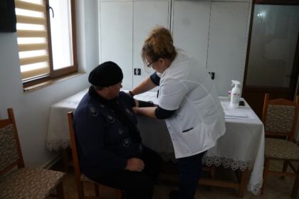 Caravane medicale în localităţile Cuza Vodă şi Cudalbi – fotografia 22