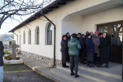 Slujire arhierească şi caravane medicale în Arhiepiscopia Dunării de Jos – fotografia 3