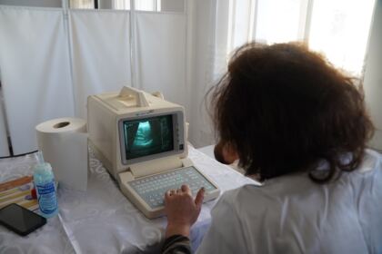 Slujire arhierească şi caravane medicale în Arhiepiscopia Dunării de Jos – fotografia 14