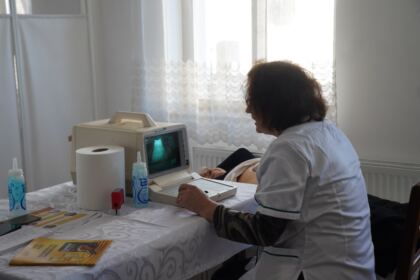Slujire arhierească şi caravane medicale în Arhiepiscopia Dunării de Jos – fotografia 15