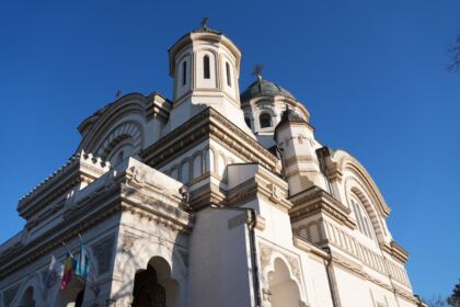 Slujire arhierească şi caravane medicale în Arhiepiscopia Dunării de Jos – fotografia 3