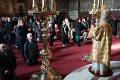 Slujire arhierească şi caravane medicale în Arhiepiscopia Dunării de Jos – fotografia 22