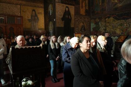 Slujire arhierească şi caravane medicale în Arhiepiscopia Dunării de Jos – fotografia 33