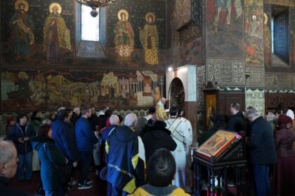 Slujire arhierească şi caravane medicale în Arhiepiscopia Dunării de Jos – fotografia 42