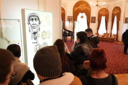 Vernisajul expoziției „Inscripții creștine în emisiuni monetare (sec. IV – XXI)“ – fotografia 3
