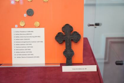 Vernisajul expoziției „Inscripții creștine în emisiuni monetare (sec. IV – XXI)“ – fotografia 12