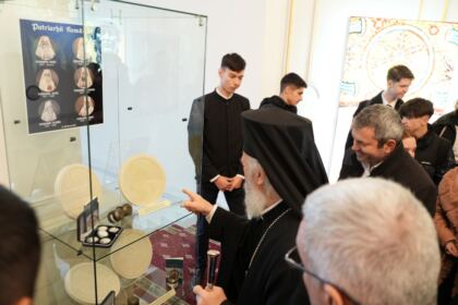 Vernisajul expoziției „Inscripții creștine în emisiuni monetare (sec. IV – XXI)“ – fotografia 25