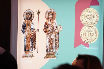 Vernisajul expoziției „Inscripții creștine în emisiuni monetare (sec. IV – XXI)“ – fotografia 38