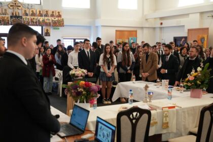 Simpozion interseminarial şi expoziţie la Muzeul eparhial din Galaţi – fotografia 6