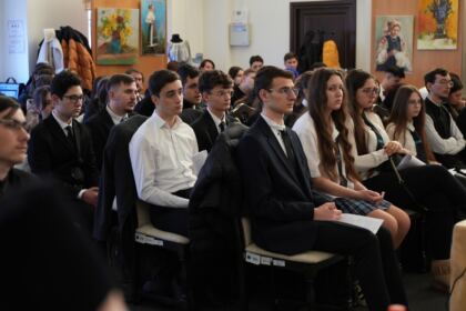 Simpozion interseminarial şi expoziţie la Muzeul eparhial din Galaţi – fotografia 35